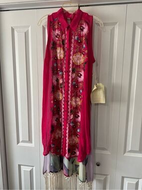 Aratta Fuchsia Embroidered Floral Sleeveless Tunic